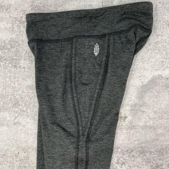 Free People Leggings FP Movement Infinity Leggings in Charcoal Size XS NWT - Picture 11 of 16